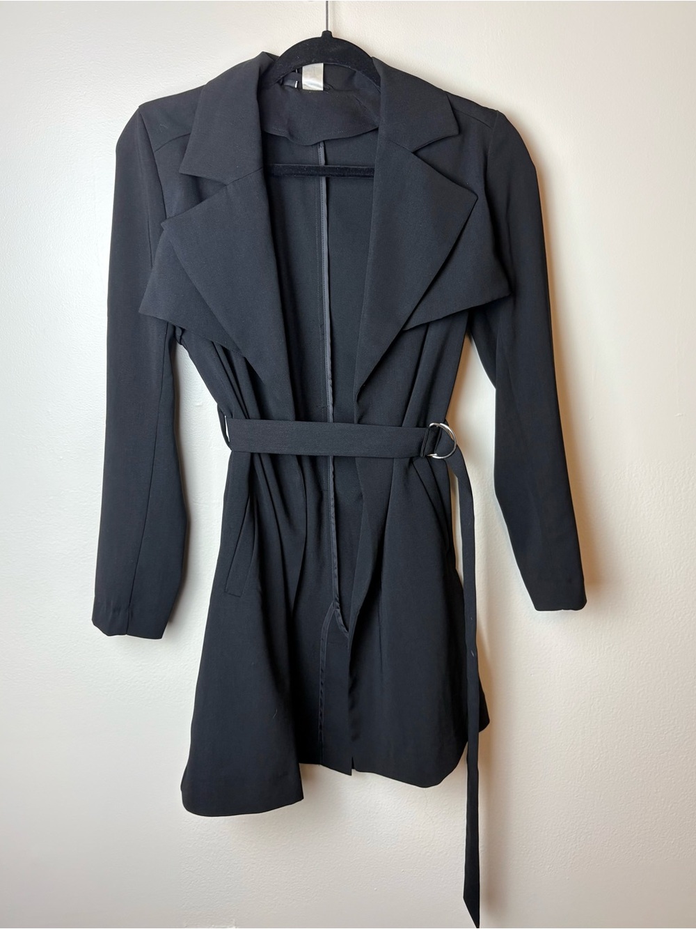 H&M women's black lightweight jacket size 4